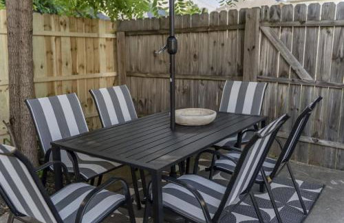 Hanford House w Hot Tub,Sauna,Bar - Photo 41