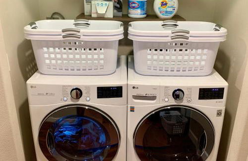 Stunning 3,400 sq ft Lake House w Boat Dock, Sauna, Steam Shower, and More - Foto 15