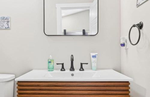 Cozy Comfort near Fountain Square- Downtown Indy - Photo 18