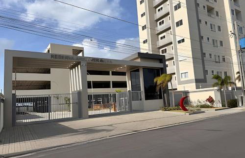 Apartamento na praia, 2 quartos e área de lazer - Foto 21