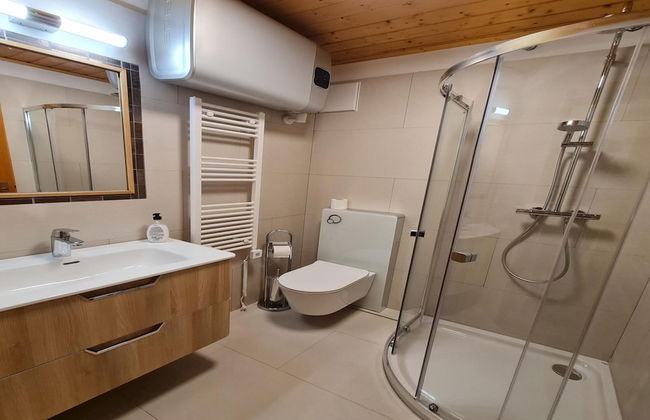 Cozy Apartment With Mountain View - Photo 12