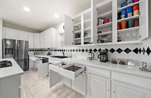 Houston Lake Retreat Pool Lake Front Spa - Foto 21