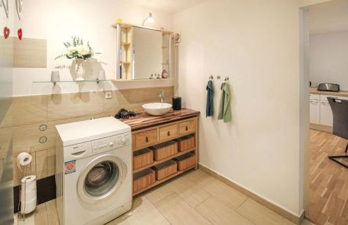 1 Bedroom Lovely Apartment In Deggingen - Foto 14