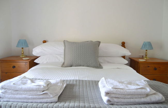 Windbury Cottage - Photo 2