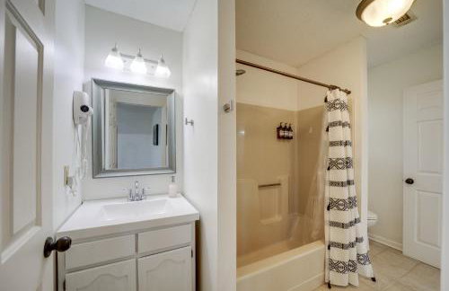 Peaceful Candler Cabin with Private Hot Tub! - Foto 17