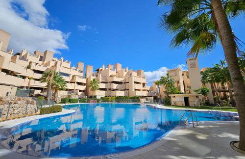 Luxury 3 Bedrooms, Private Heated Pool - EHHouse - Photo 36