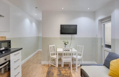 2 Bedroom Apartment for up to 6 Nr Centre - Foto 7