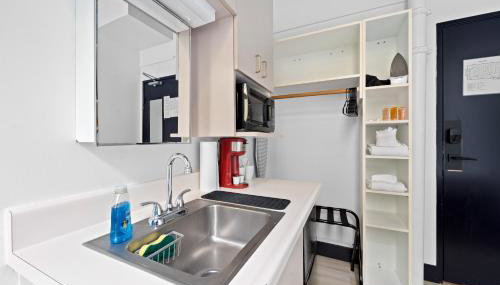 The Neon Elm Hotel - Foto 4