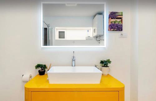Dubrovnik Bridge & Port View Apartment - Photo 14