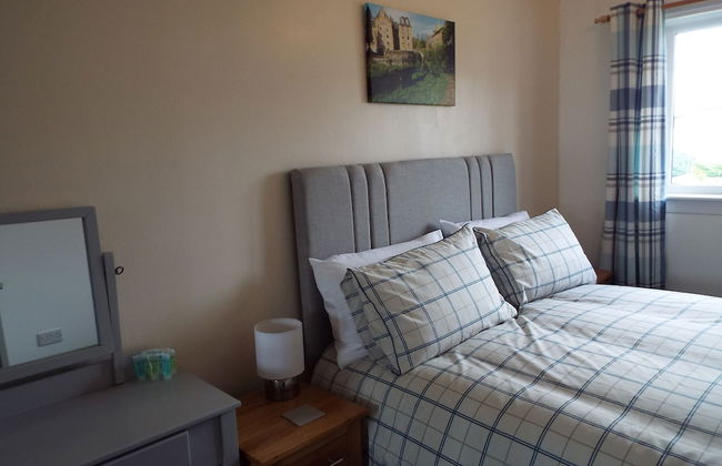 Ideal Central Edinburgh Location With On-site Private Parking - Photo 13