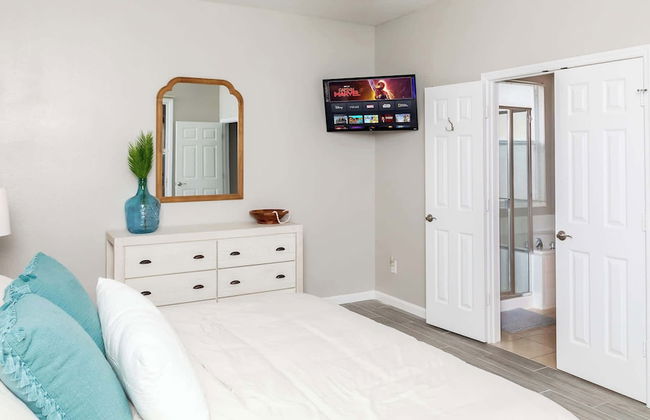 Mickey's Hide Away Screened-in Pool - Foto 12