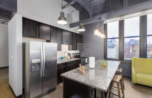 Steps 2 Everything! - KING Bed - Amazing Roof and Gym - Foto 16