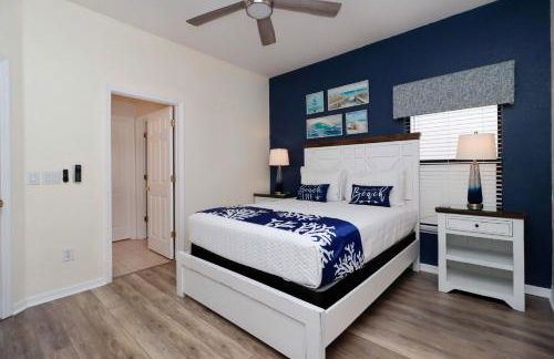 Serene 4-Bedroom Lakeview Retreat with South-Facing Pool & Sun-Drenched Outdoor Living - Foto 5