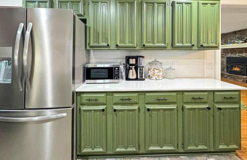 Riverfront Retreat - Right next to the White River - Foto 23