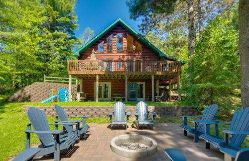 Lakefront Hazelhurst Cabin Dock and Pool Table - Foto 1