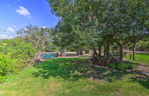 Cozy Texas Retreat with Patio, Grill and Fire Pit! - Foto 19