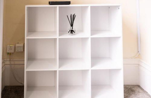 Rugby 1-BR Apt, Parking, City Centre, Sleeps 3 - Foto 33