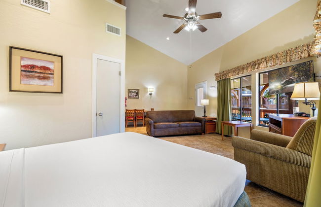 Roundhouse Resort - Photo 13