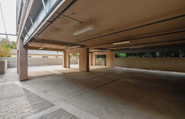 Not Affected by the Fire/modern 5BR Home With Full Amenities & Parking #2 - Foto 63