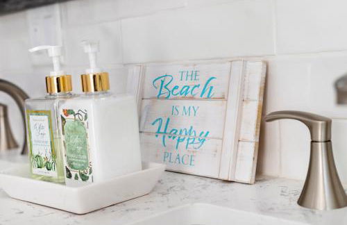 Family Getaway Walkable to Town - Foto 42