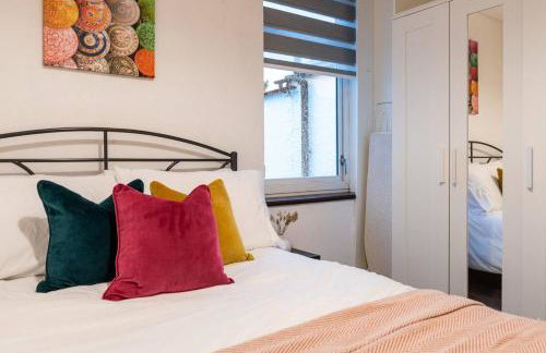 Sleek City Getaway - Walkable Free Parking - Foto 11