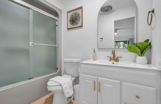 Golden Retreat: Expansive 6BR Home w Heated Pool ~ - Foto 55