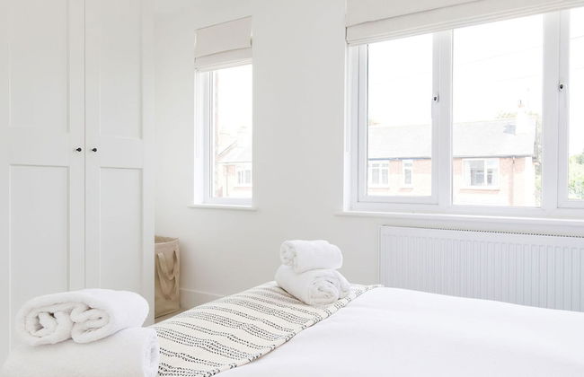 Stylish 2 Bed City Stay - Photo 19