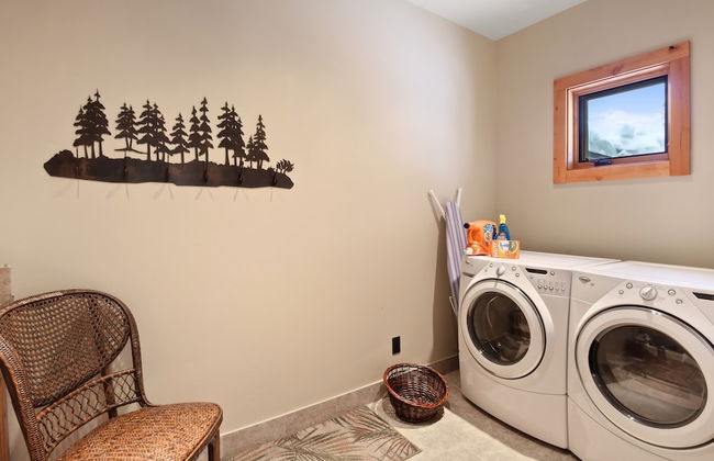 Wulf's Lodge at Olympic Valley Unwind in Hot Tub! - Photo 26