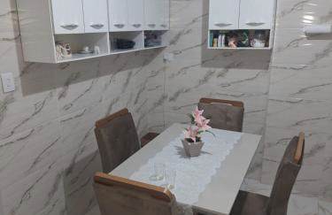 Apartamento com Estacionamento, Wi-Fi, Ar condicionado a 300 metros da Praia da Enseada no Guarujá. - Foto 51