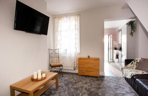 Contractor house, sleeps 7, close to restaurant's & bars, long stays available, Oveyo Accommodation - Foto 18