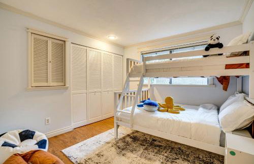 Luxe Redmond Family Home Sauna, Solarium and Creek - Foto 19