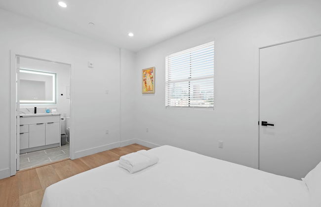 Not Affected by the Fire/modern 5BR Home With Full Amenities & Parking #2 - Foto 4