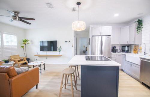 CasaHelena Poolside Paradise,Heated Pool,5min to Beach,IRB Clearwater,BBQ - Foto 2