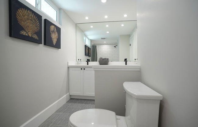 Coming Mid-April 2023! Beautifully upgraded two-story home with backyard oasis - Foto 40