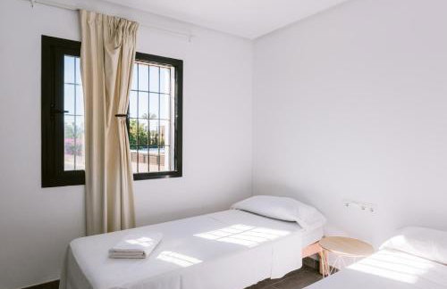 Villa Torres 10 minute walk from Playa den Bossa - Photo 35
