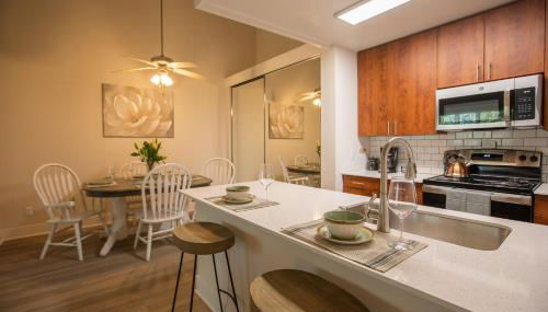 Huge Oceanside Private 2BR Apartment-Pool-Gym-Spa - Foto 4