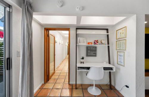 The Ricardo! Mid-Century Villa with Saltwater Pool - Foto 27