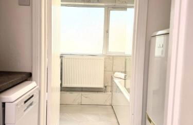 Entire 5 Bed New Home - Southampton Centre - 4BDRM - Foto 16