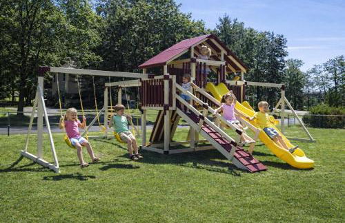 Luxury Villa with Hot Tub, Two Fire Pits, King Bed Suite, Game Room & Fenced Yard - Foto 16