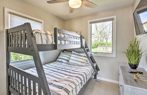 Lakefront Bellevue Home Private Beach and Fire Pit! - Foto 16