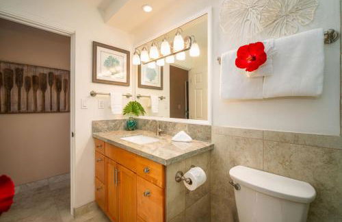 Kuleana 409 Oceanfront 1 bedroom 1 bath condo 1 Condo by RedAwning - Foto 36