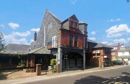 Beach Retreat, Stylish 1-Bed in Canford Cliffs - Photo 14