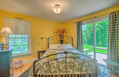 Traditional Marthas Vineyard Home with Porch and Yard - Foto 17