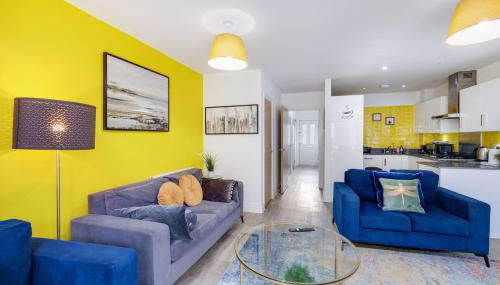 Foxherne 6 Bedroom and 2 Bath Serviced House 20 with Parking - Slough - Foto 1