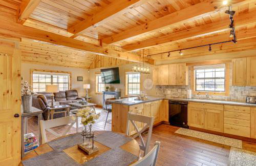 Modern Cabin w/ Grill Near Golf & Bass Fishing! - Foto 11