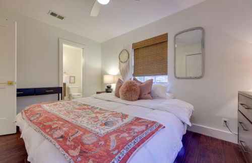 6 Mi to Dtwn Austin Home with Screened Porch and Yard - Foto 14