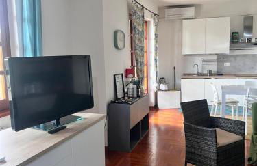 Casa di Zoe apartment - Punto di sosta x bikes auto e moto a 20 minuti dall'autostrada - parcheggio privato - giardino con barbecue - - Foto 6