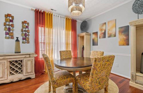 Elegant Retreat Spacious with Outdoor Fireplace - Foto 5