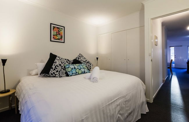 DAWN, 2BDR Carlton Apartment - Photo 4