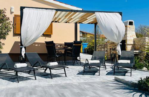 Holiday House Tesser with Pool - Foto 21